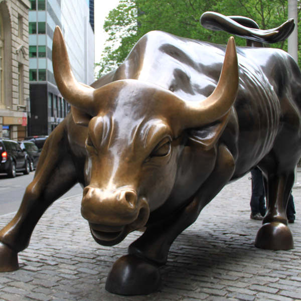 Famous New York Wall Street life size Bull Statue of Charging Bull You