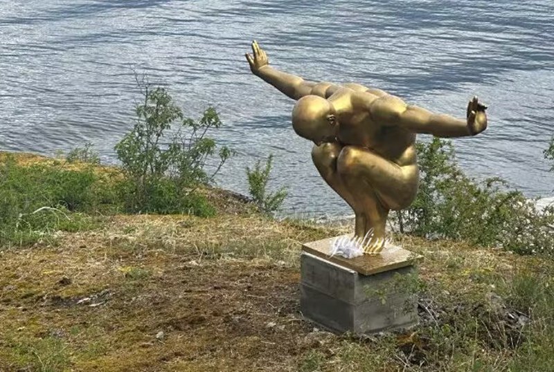 American bronze diver sculpture feedback