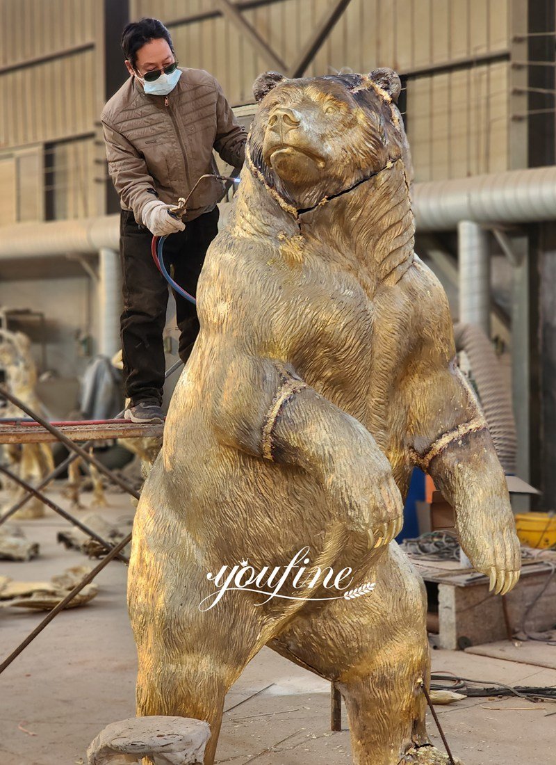 Bronze Large Bear Garden Statue Welding Process Display