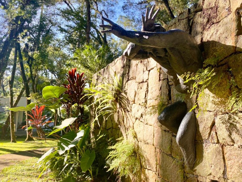 Bronze Matteo Pugliese sculpture for garden