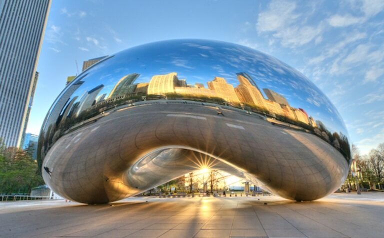 10 Famous Abstract Sculptures in Public Landscape