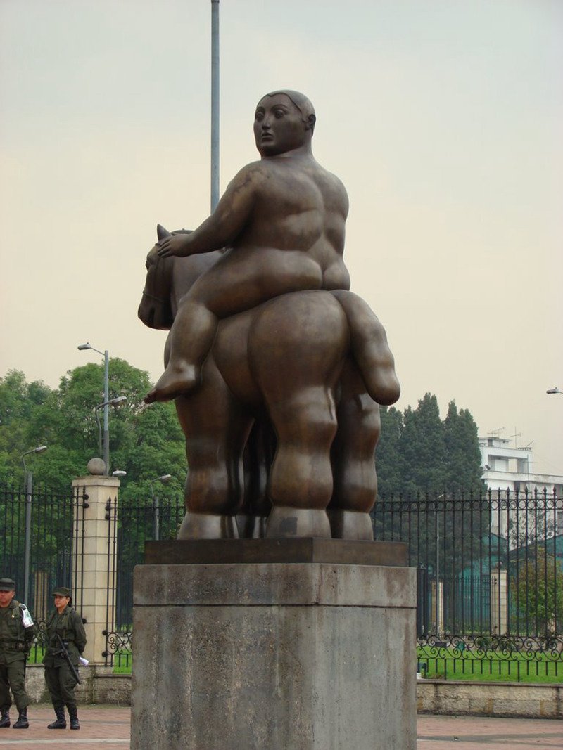 Fernando Botero Statue