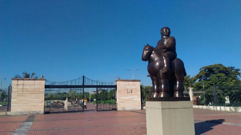 Fernando Botero Statue