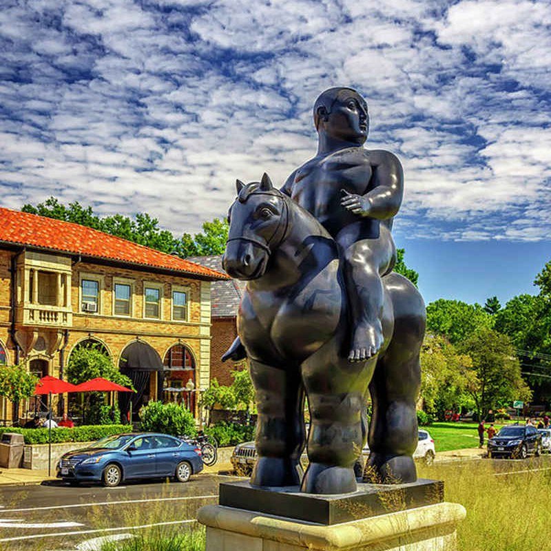 Fernando Botero Statue