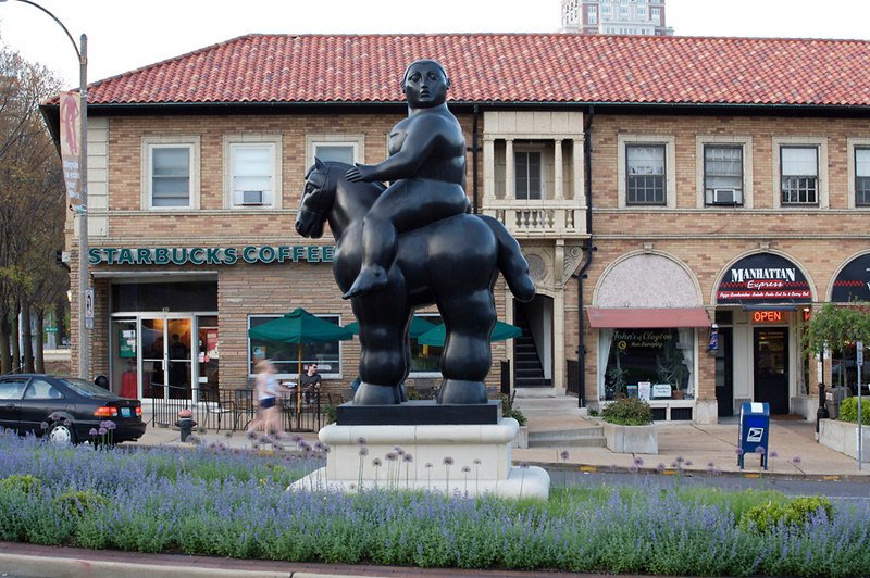 Fernando Botero Statue