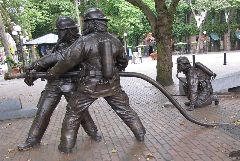Fine Cast Outdoor Memorial Bronze Firefighter Statue
