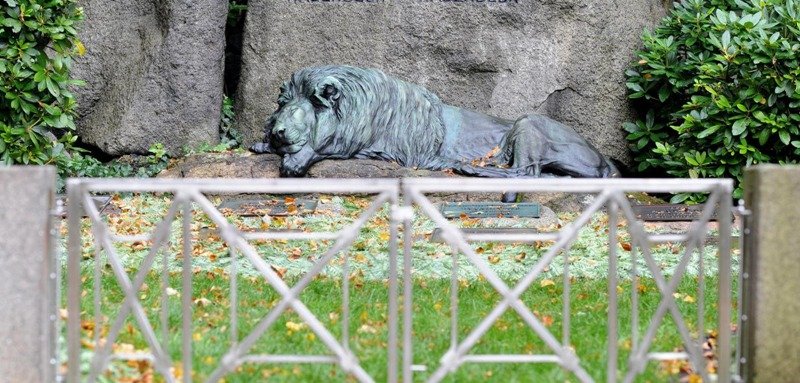 Large Bronze Lion Statue