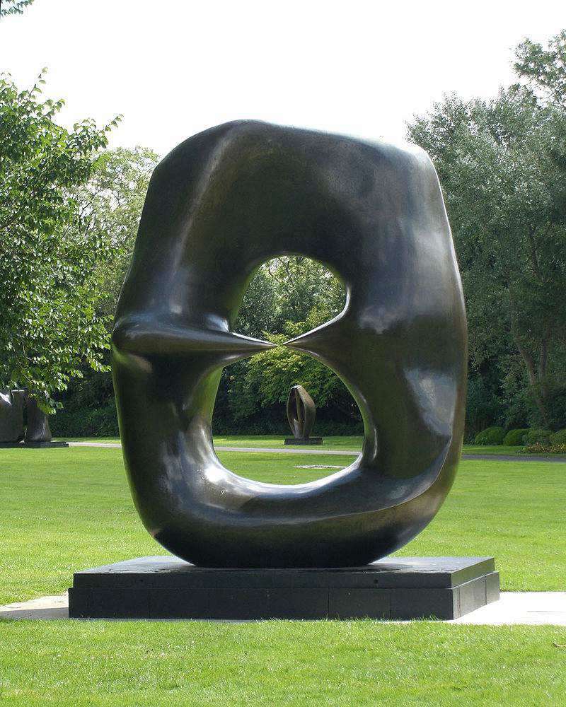 Oval with Points Henry Moore