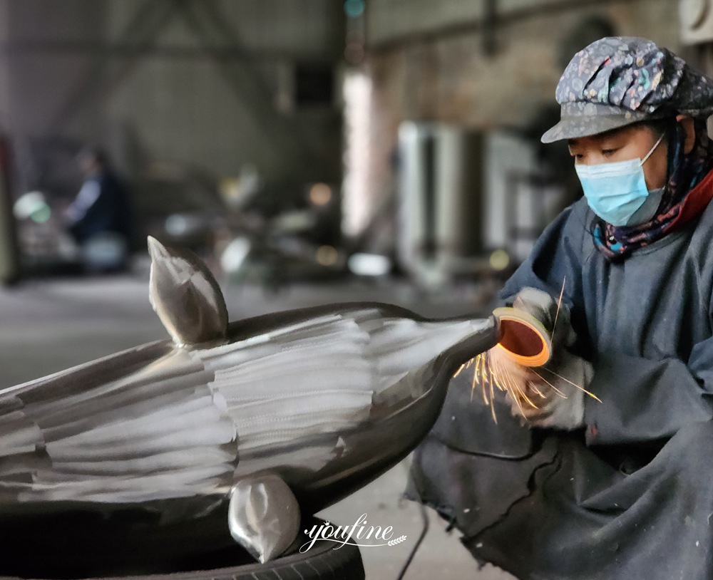 Stainless Steel Dolphin Sculpture Polishing Process