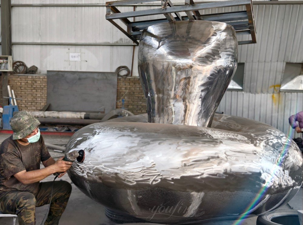 Stainless Steel Giant Mushroom Sculpture Polishing Process