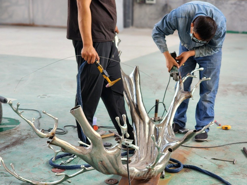 Stainless Steel Water Splash Sculpture Welding Process