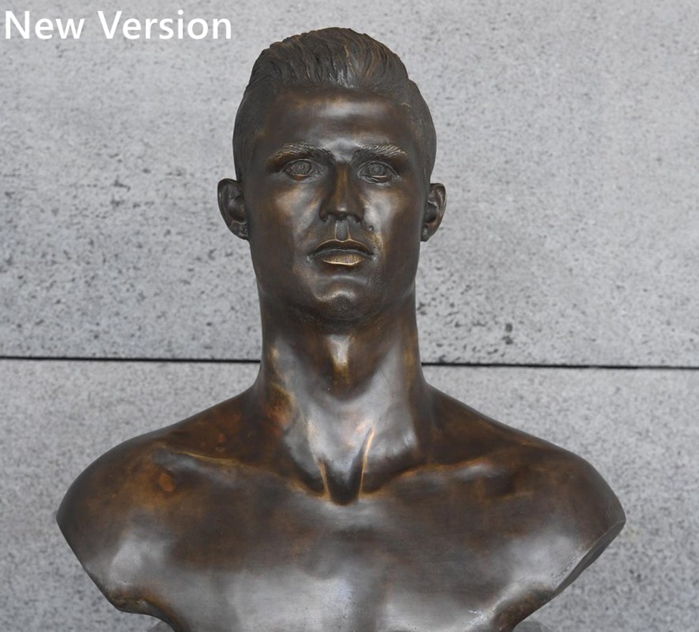 The new bust of Cristiano Ronaldo at Madeira Airport