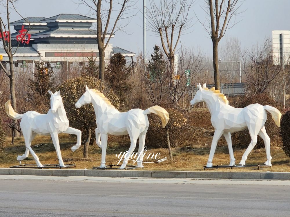 White Stainless Steel Low-poly Geometric Horse Family Sculptures