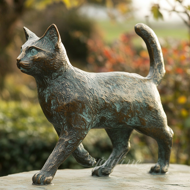walking bronze cat statue for garden decor