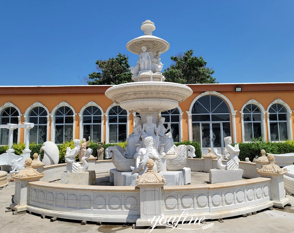 large marble Fontaines de la Concorde 