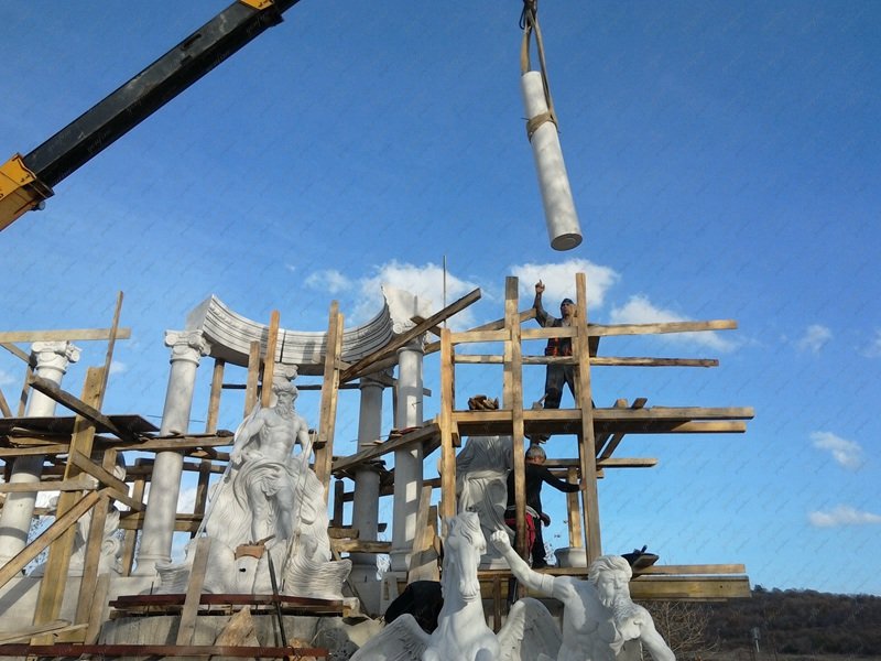 marble Trevi fountain replica installation process display (1)